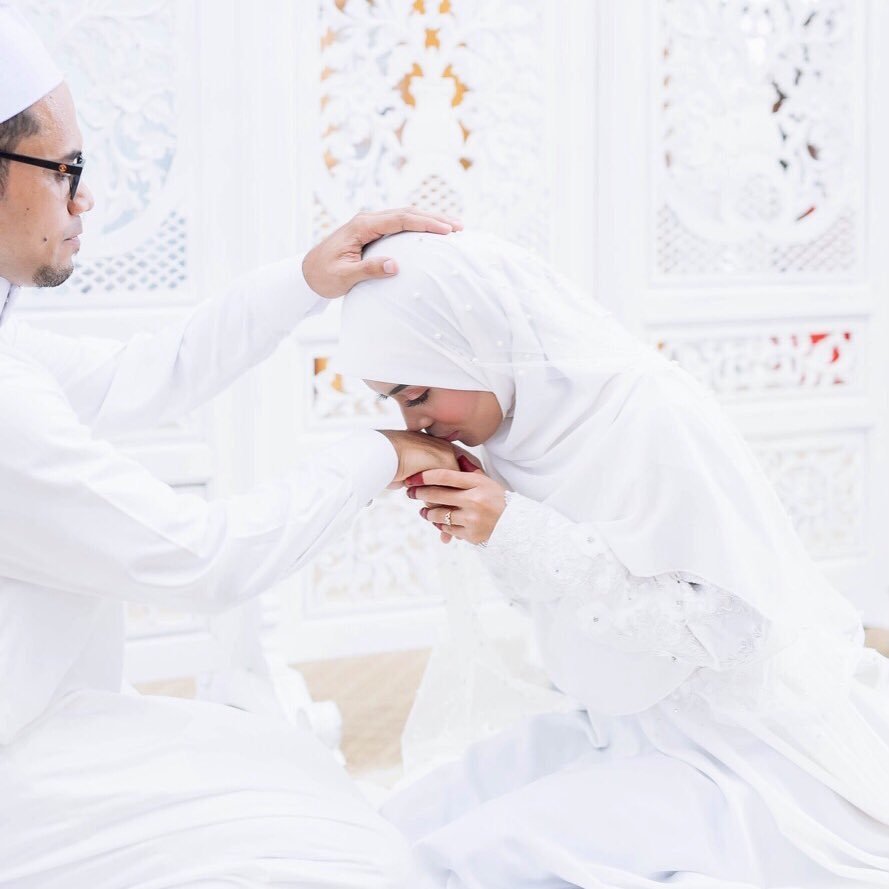 NajwaaMarzuki's profile picture. Semoga hati ini mencintai hal-hal yang sederhana. اف