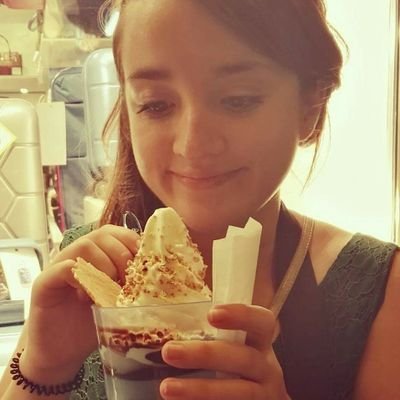 Je tweet sur le féminisme et le digital. Mais surtout sur les GATEAUX.