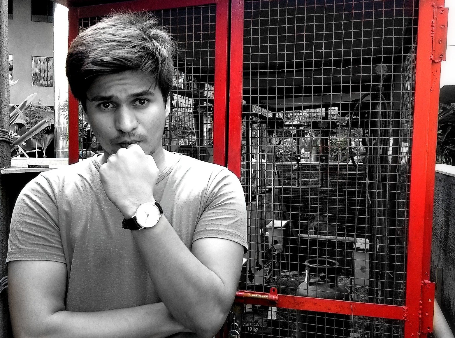 Curious_nik's profile picture. Us choli ke piche Kya hai? Dil Hai ya til Hai ya zhil mil Hai?