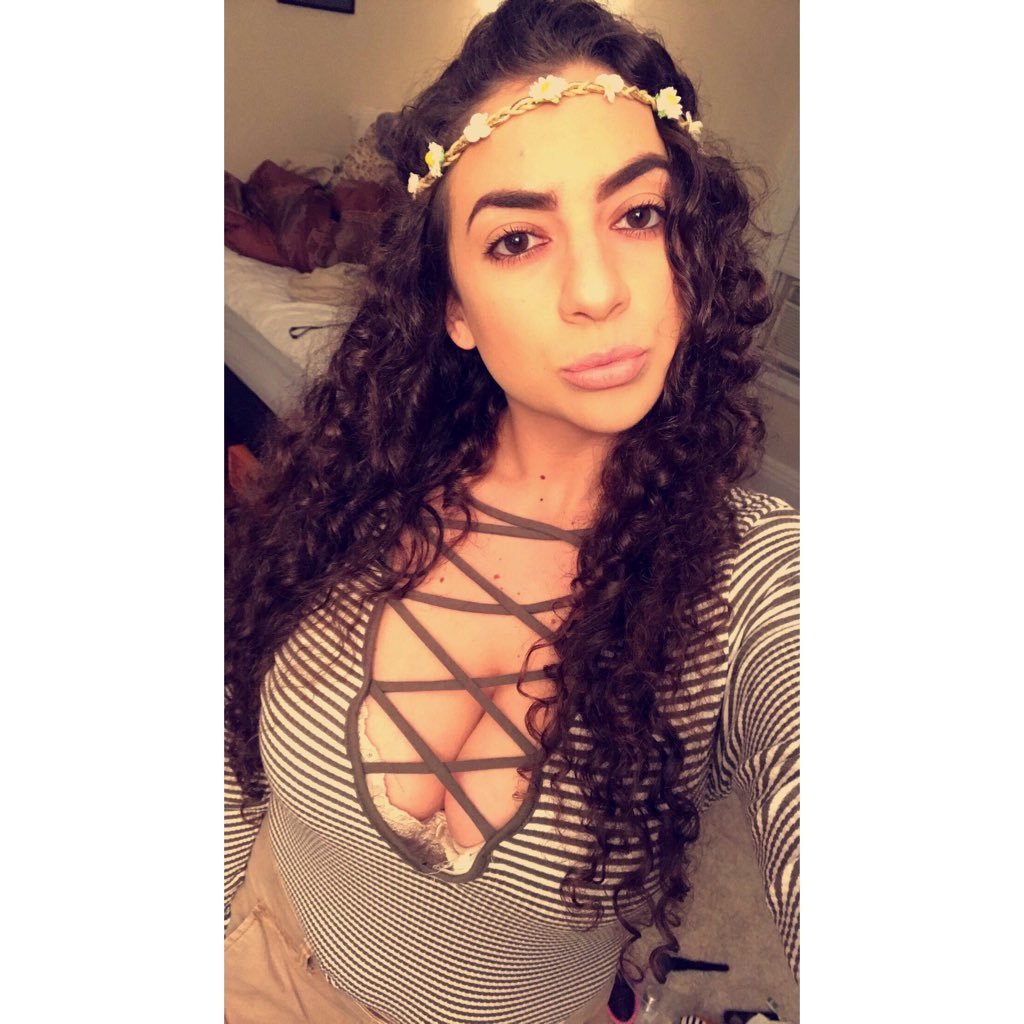 G_russoXo's profile picture. some devil, some angel. 🖤