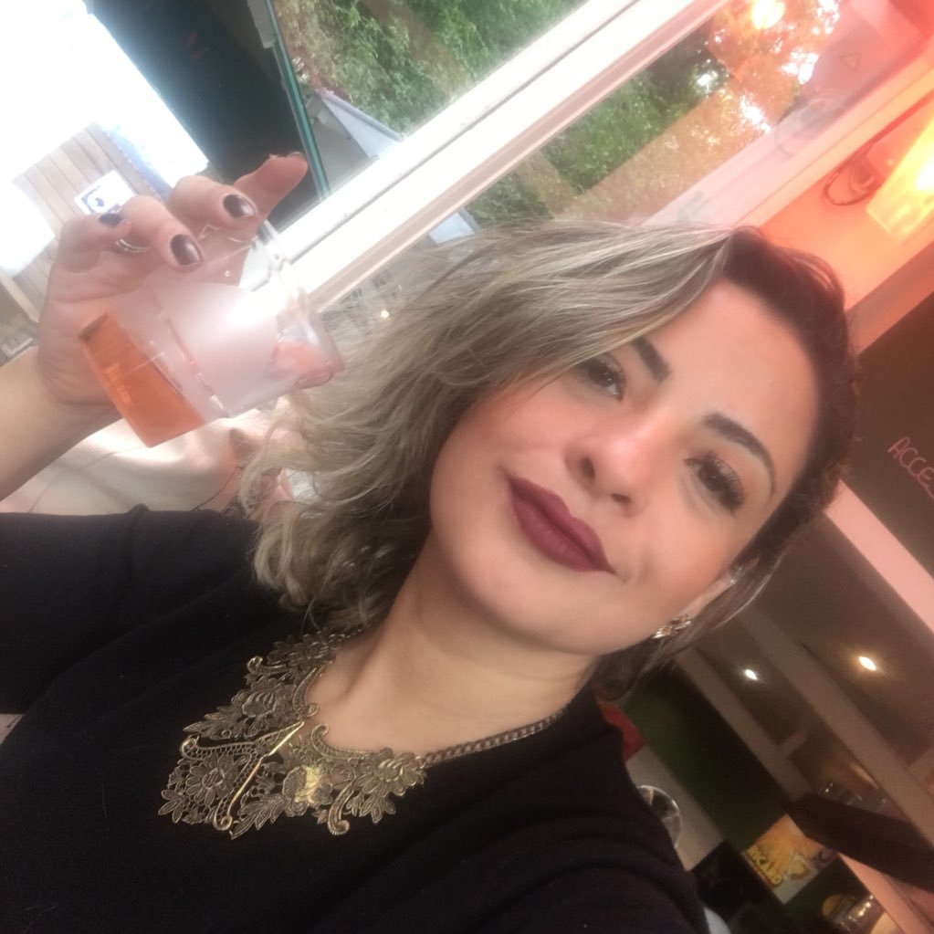 ginatsantos's profile picture. SOU UMA PESSOA QUE AMA APROVEITAR A VIDA E TUDO O QUE FAÇO É COM INTENSIDADE E PAIXÃO.♥ A POSSE NÃO DETERMINA O PODER.