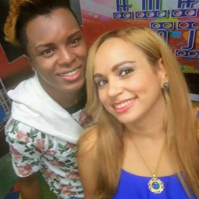 programa semanal de variedades
sabado de 5:00 -6:00 Pm
Canal 56
Coducido por: Yanerys Martinez (La Bonitosa) Y Erick Valdez (El Bebe de la Tv).
