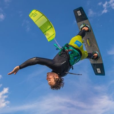 Pushkiting's profile picture. Profesional Kiteboarders teaching kite surfing, kite boarding, kite buggying and stand up paddle boarding at all levels. Come join the fun!