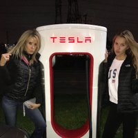 Teslagirlz (@teslagirlz) 's Twitter Profile