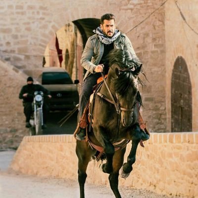 BhaveshAhir999's profile picture. • ʝʌʏ_mʊʀlɪdʜʌʀ •