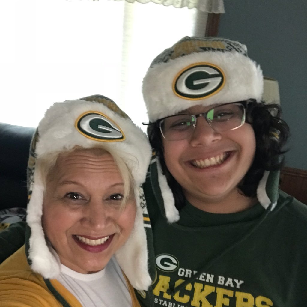 Awesomely cool supermom, health insurance professional, jack of all trades and cheesehead! Go Packers Go! Personal trainer, Co owner of small business.