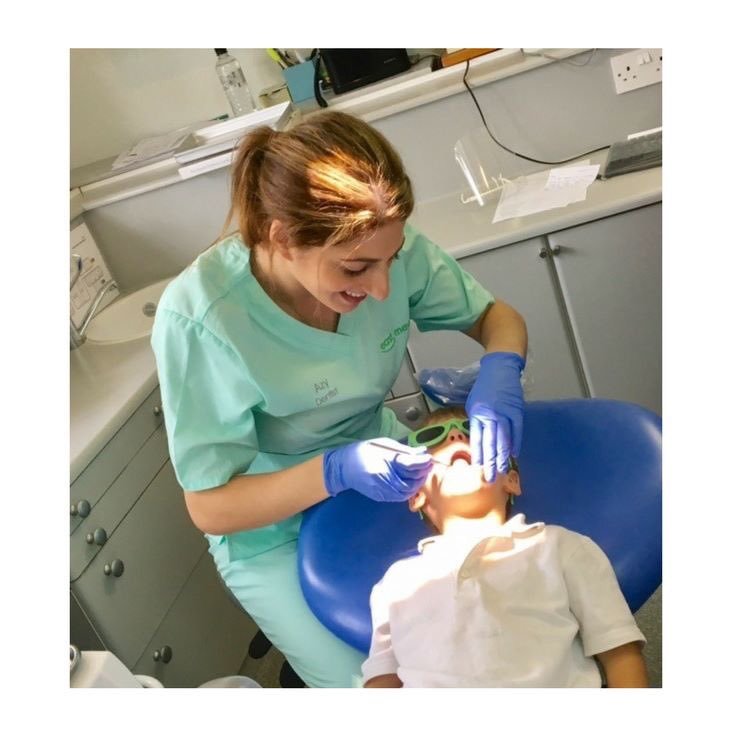 A caring, friendly and proactive dental team in Horsham town centre, providing excellent treatment. Together we can help you look after your teeth for life! 🦷