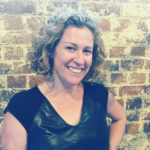 Works in TV, netball tragic, Survivor fan, warrior on waste, Feminist, views my own they're really no good to anyone else