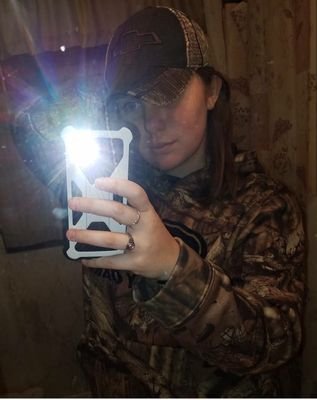 rmabee12's profile picture. Just living life ✌