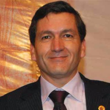 Tecnólogo Médico, idealista, creo en un Chile mas justo,confió en la fuerza de la juventud y me la juego con todo por mi profesión y a los que quiero