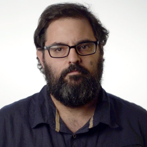 (ex)cineasta, docente y (post)periodista. #Hago #cosas #varias. Intento defender Derechos Humanos haciendo política desde la calle. Antifascista, como es normal