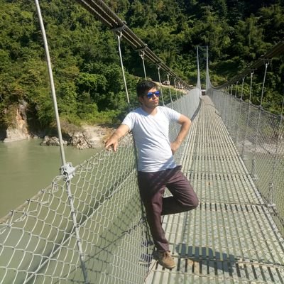 खुला आकाशको चरी हु स्वतन्त्र रूपमा उड्न चाहान्छु । आफ्नै मर्जीको मालिक हु । मलाई बुझ्न र मेरा टुटे फुटेका ट्विट पढ्नको लागि @basnetbibas13 मा जानू होला ।