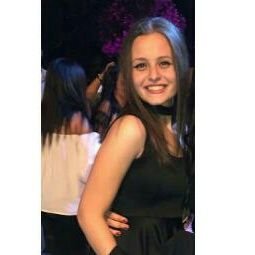 Yara On Twitter Ranimelsayed Ba3sha2eeeeeeek Ya 7ayaty W 5alas Fadel 7aba W Nru7 Ngiiib Elii E7na 3aiiziinu Dancing D