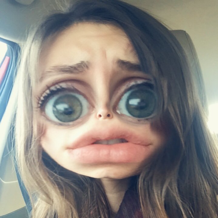 caralynmoore's profile picture. 📖 🎥 😽