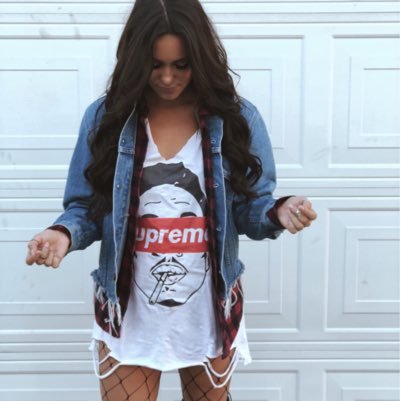 shylamsexton2's profile picture. 