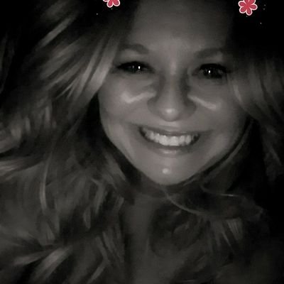 charmed_muse's profile picture. 