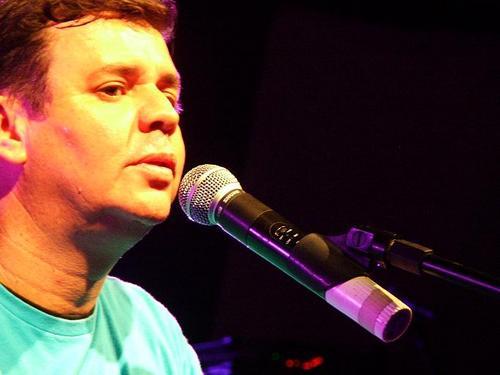 PAI DA BEATRÍZ, DA ANA CLARA E DA ISABELLA ,ESPOSO DA ANDRÉIA...E VOCALISTA DA BANDA EXALTACRISTO!