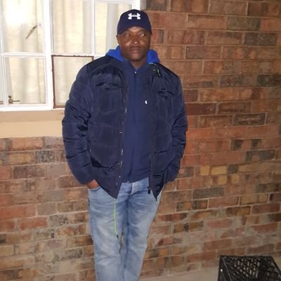 Football fanatic:Real Madrid
Kaizer Chiefs and Arsenal
Also follow rugby and Boxing