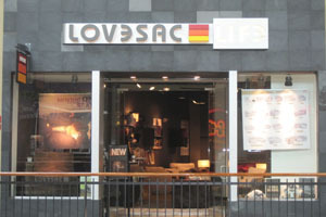 We are Des Moines's only Love Sac - the alternative to lame furniture. HUGE sacs + Sactionals (Just like LEGOS!) = the greatest store in the world, aka LOVESAC!