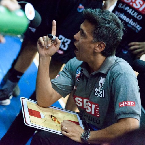 Twitter Oficial do Helinho, técnico do Sesi Franca Basquete