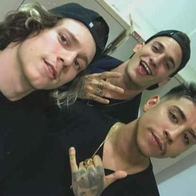 Fã clube para os mais brabos de todos❤️ •@pkfreestyleiro
•@oickl
•@adamovich_igor
•08-11-17•❤️
Sonho: Eles seguirem❤️