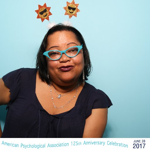 HeatherDinDC's profile picture. 