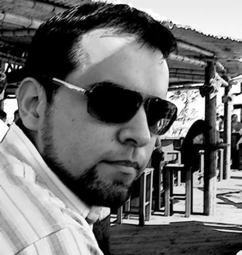 zaceck's profile picture. Director de @LaOvejaNegraMarketing / Conductor de @tenemosquemx