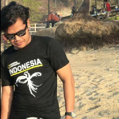 Lasinggih_d_t's profile picture. 