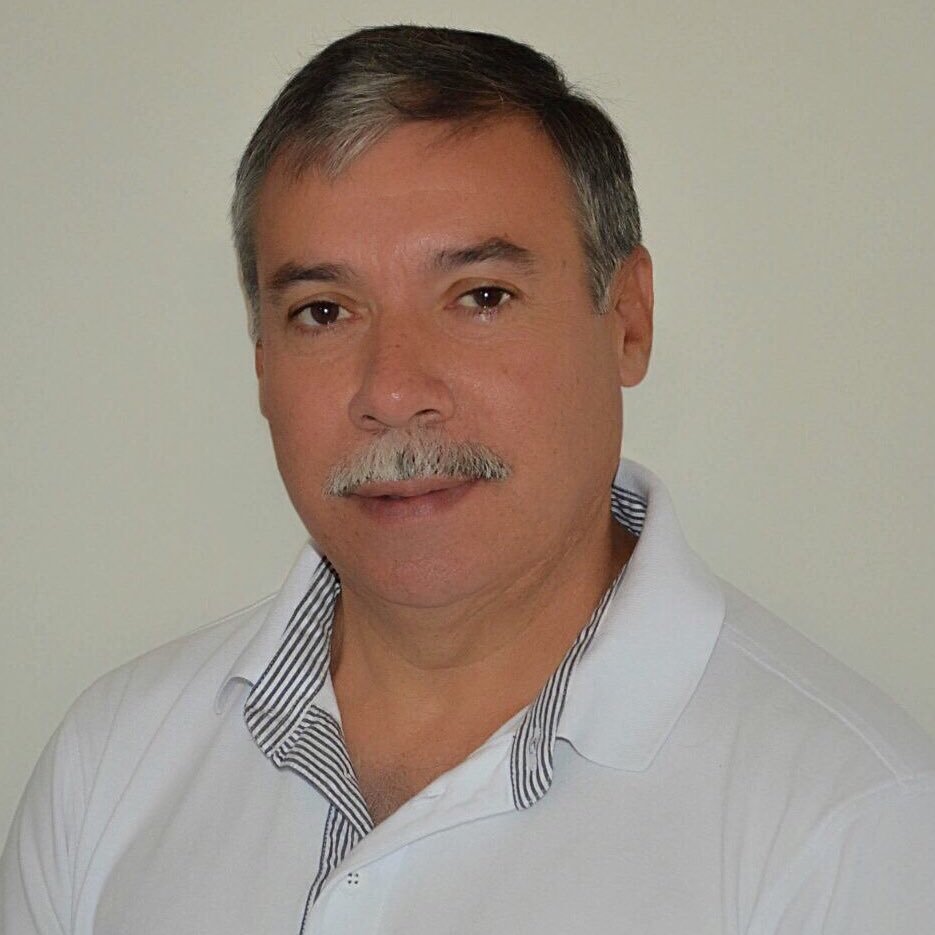 Comisario General Director. Hincha de Guaraní. En las subidas, Dios me ayuda; en la bajada, Él me acompaña.