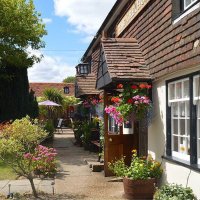 The greyhound pub (@thegreyhoundmid) 's Twitter Profile