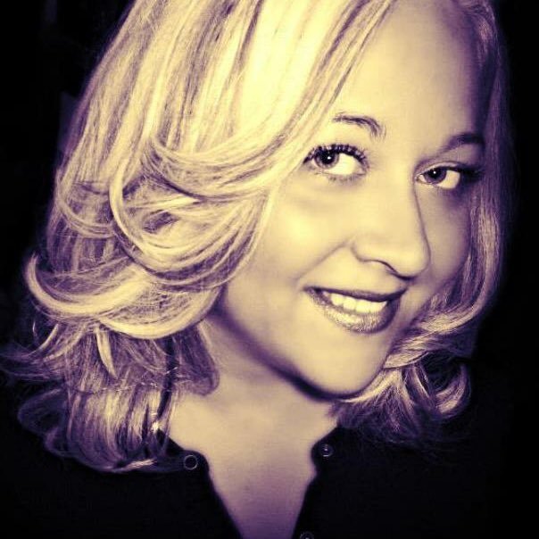 Blogger/Influencer, Food & Travel Enthusiast, Product Junkie, Wife, Mom, living in a multi-generational home.