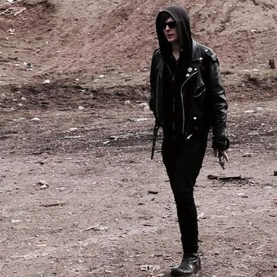 LeperLord666's profile picture. Digital Leather. Liquid Eyeliner. 

Lumpenproletariat

Hostis Humani Generis