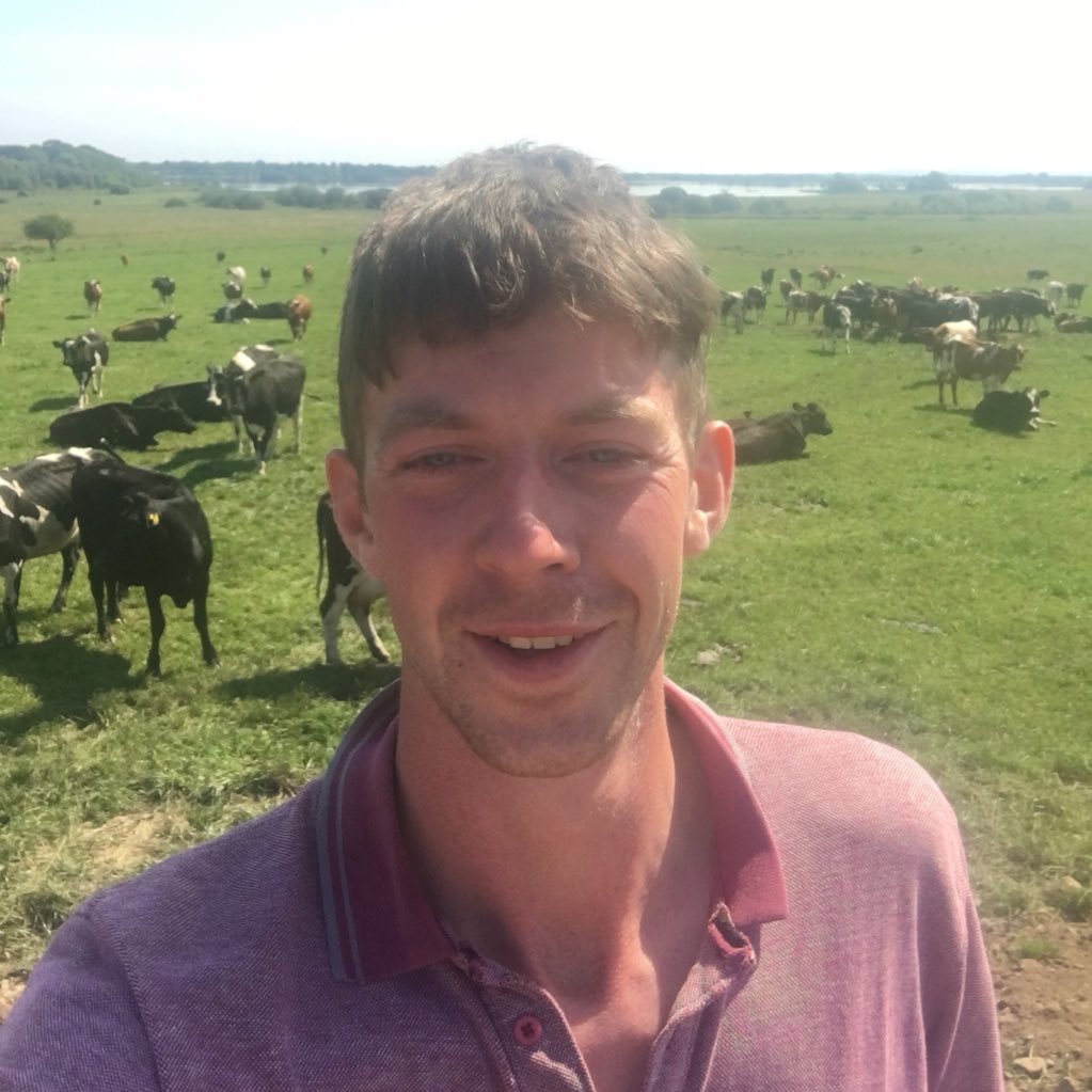 Former dairy farmer farm manager mad about all things farming All views are my own.
 sales advisor for @AgritechIreland covering north galway and Roscommon