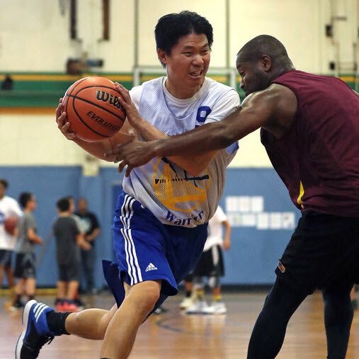 Bay Area born and raised guy who's interest lie in sports (basketball, badminton, golf), blogging and hanging out with friends among other things.