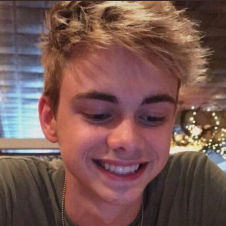 just here to support some people i love & i met @whydontwemusic