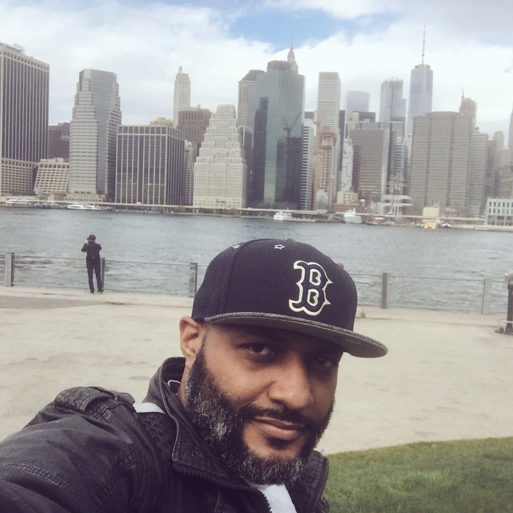 JoseSoa1's profile picture. Everyone has a little bit of someone!