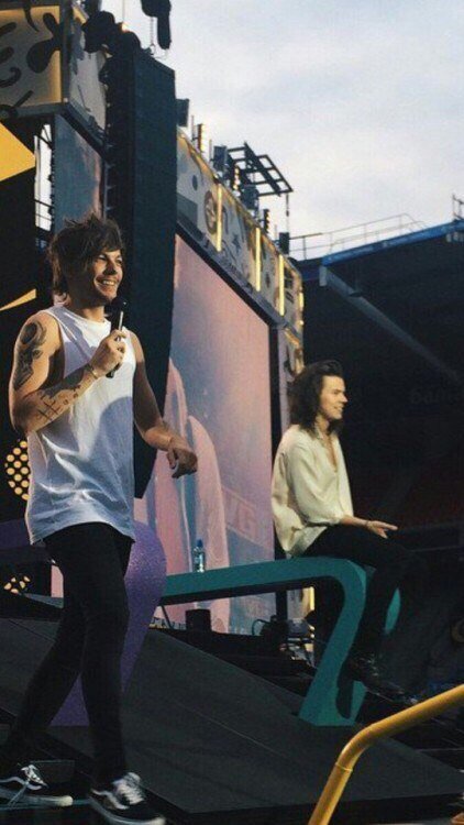 Larrymyhotlove's profile picture. Обычный человечек необычного мира