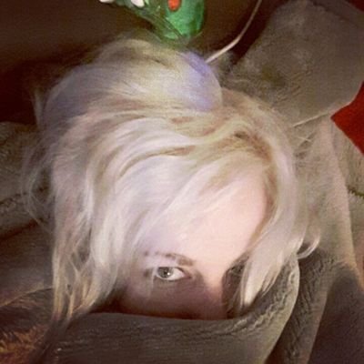 Writer and Ghostwriter, mainly becuase I'm pale enouh. Enjoy my shower thoughts and dank memes here!
🖤📝🎞️