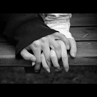 FR1___'s profile picture. ‏‏قلبها انخلق لقلبي،حُبنا بس لبعض.