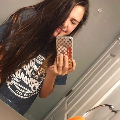 Madiedmondson's profile picture. 
