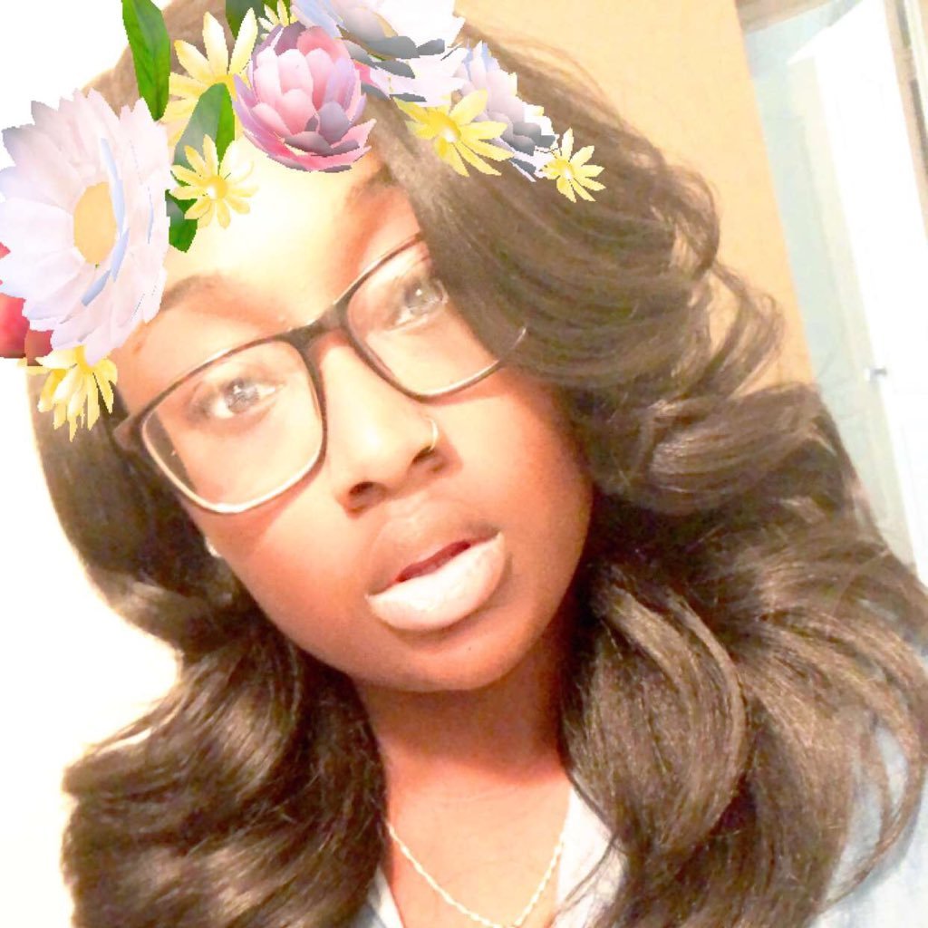 eleshia916's profile picture. 