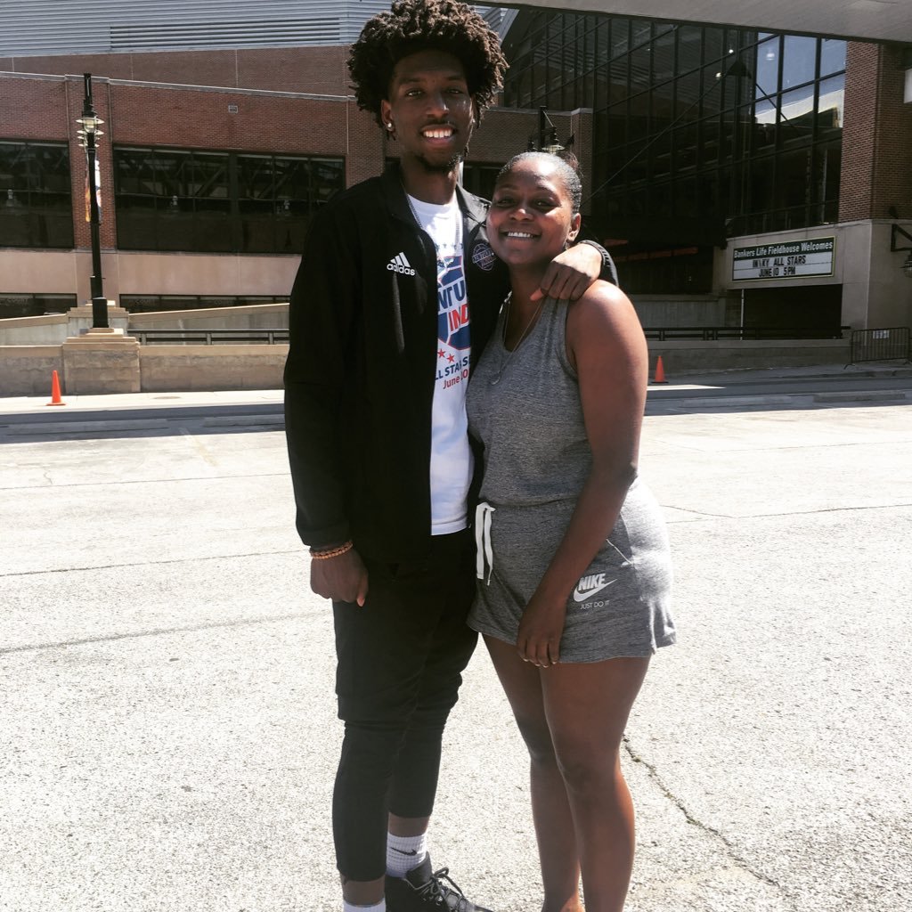 ksweatt10's profile picture. @lil_tay3 mom