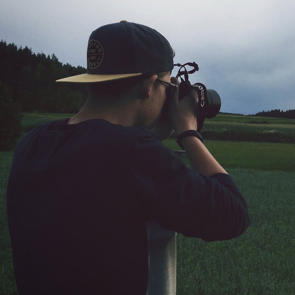 mike_wandl's profile picture. Apple enthusiast, sneakerhead, graphic designer & photographer 👌
WU Vienna 🎓
Instagram: @mw_photo_design