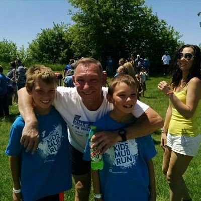 Husband to Carolyn, father to 2 daughters grandfather to 7. Love too run, marathoner 12x half marathon 23x. Veteran of 8yrs service in the USAF. 50 states Goal