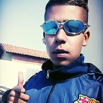 to ai Gracas a Deus , O presente e pra gente o passado e pro museu Jesus me sustenta pra mim não cair 🙏 📿 🎭