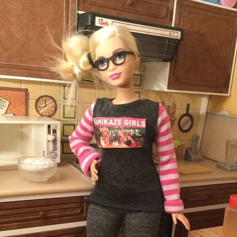 twellien's profile picture. Mom. Cooking nerd. CS nerd. 🦋nerds don't get old, we level up