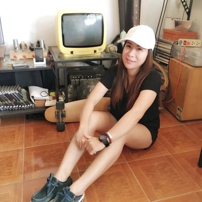 FriskyPinky's profile picture. If I fall for you, I'll never be the same.