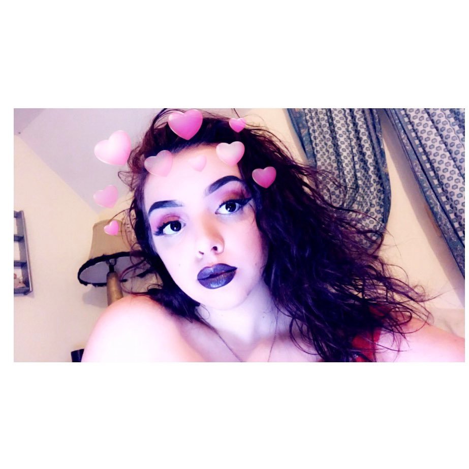 Alissaisgay's profile picture. 