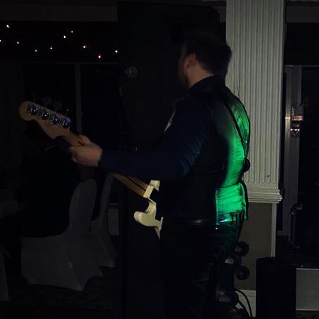 🏴 web developer by day, bass player by night