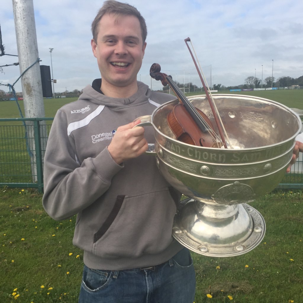 Fiddle player, TV Director, Tír Chonaill Abú & Gaoth Dobhair don championship. Cainteoir Gaeilge le bród. Tuairimí pearsanta amháin anseo.